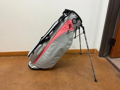 Bolso Titleist 2021 Players 4 Custom Stand -Gris/Coral **NUEVO/SIN LOGO** Foto 1 de 4