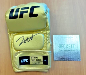 Zhang Weili signed handsigniert Gold UFC Kampfhandschuh BAS Beckett COA - Bild 1 von 3