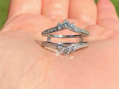 Anillo de boda potenciador envolvente de diamantes de 2 quilates creado en laboratorio de oro blanco de 14 quilates sobre Foto 1 de 4