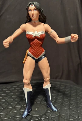 Figura de acción de Wonder Woman 7 pulgadas - DJW78 Mattel DC Comics Foto 1 de 4