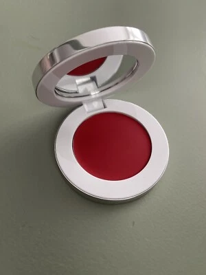 Bálsamo para labios y mejillas Mii Colour Wonder tono rojo rebelde para labios y mejillas Foto 1 de 4