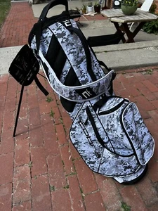 Cobra Ultralight PRO Digi-Camo Stand Golf Bag - W/Cobra Cover -Brand New - Picture 1 of 12