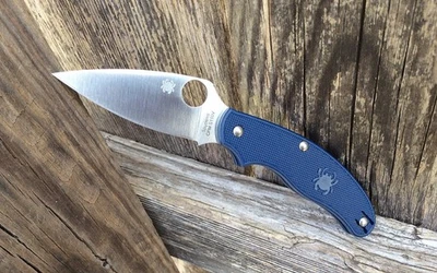 Spyderco UK Penknife Dark Blue FRN Handle S110V Blade - C94PDBL - NEW - Image 1 of 4