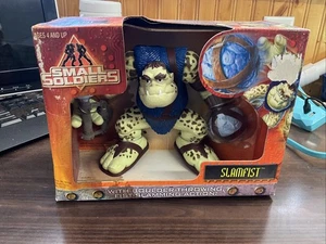 VINTAGE 1998 HASBRO SMALL SOLDIERS SLAMFIST WITH BOULDER THROWING ACTION FIGURE - Picture 1 of 4