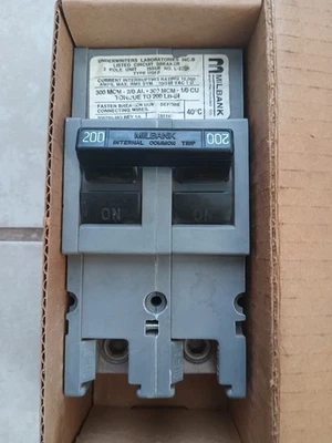 UQFP-M-200 MILBANK UQFP 200 AMP PLUG-IN CIRCUIT BREAKER 120/240 VAC 2 POLE - Image 1 of 4