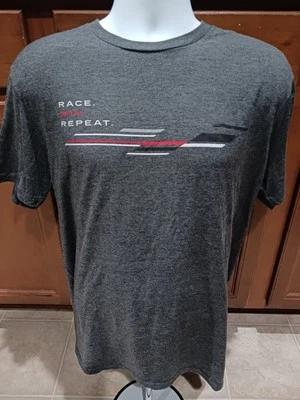 Camisa gris emitida por el equipo Cadillac Racing XL IMSA 2021 DP Champ Motorsports Foto 1 de 4