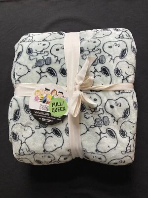 Manta Peanuts Snoopy Berkshire Completa/Queen VelvetLoft - Gris/Negro - 90" X 90" Foto 1 de 4