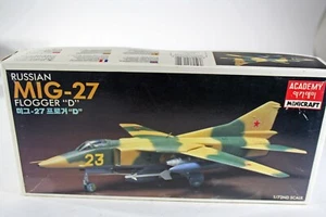 Academy 1:72 escala Mig-27 Flogger D - Nuevo de lote antiguo - Imagen 1 de 1