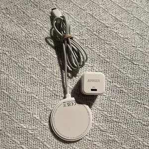 Anker A2567 Magnetic Wireless Charger PowerWave Charging Pad White 10W + Cube - Picture 1 of 5