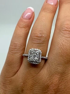 9CT YELLOW GOLD ILLUSION SET SQUARE ENGAGEMENT RING 0.80CT DIAMOND GG461 - Picture 1 of 23