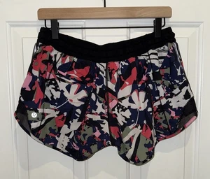 Lululemon Hotty Hot Shorts Pop Cut Boom Juice Multi Black Size 8 (4” Inseam) - Picture 1 of 7