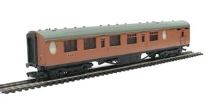 Bachmann  34-427 Thompson 63ft brake composite  in post-war LNER brown - Picture 1 of 4