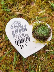 Bepflanztes Herz aus Beton mit Schriftzug Grabschmuck Trauer Grabherz - Bild 1 von 2