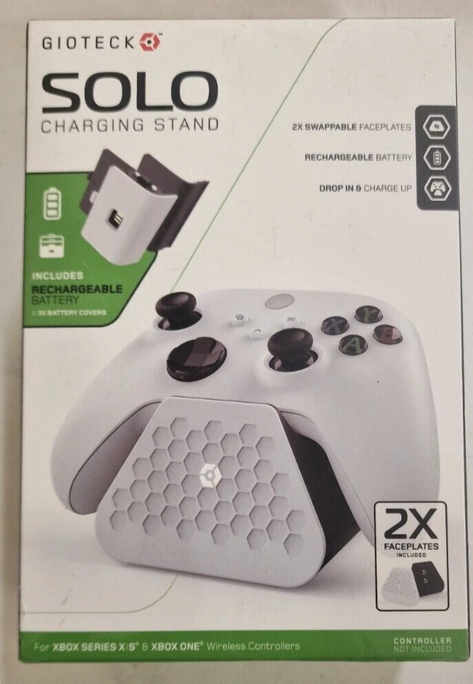 Gioteck SOLO Charging Stand for 1 Xbox Series X|S & Xbox One Wireless Controller - Image 1 of 4