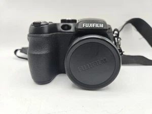 Fuji Fujifilm Finepix S1000 FD 10MP Digital Camera w/12x Zoom - Tested, Working - Picture 1 of 6