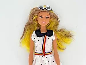 Barbie Doll Fashionistas 87 Yellow Highlights Restyled - Picture 1 of 11