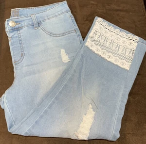 JUSTICE CAPRI SIZE 12 PLUS FADED STRETCH DENIM LACE SCCENTS SUPER CUTE!! - Picture 1 of 3