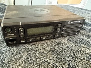 Motorola XPR2500 VHF 136-174 MHz 45w mobile radio AAM02JQH9JA1AN Loaded features - Photo 1/1