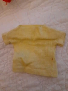 Vintage Barbie Ken bambola vestiti maglia gialla camicia #782 casual anni 60 usata in ottime condizioni - Foto 1 di 4