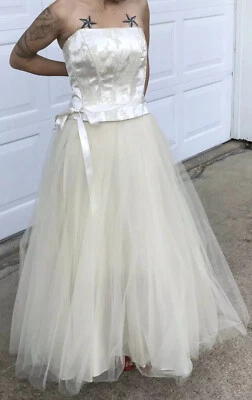Corseted Brocade/tulle Ballgown. Ivory Colored/ Masquerade Size 9/10 - Image 1 of 3