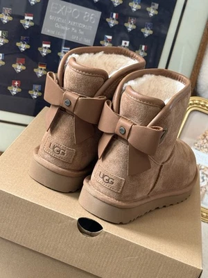 UGG Classic Ultra Mini Bailey Leather Bow Boot Women 1174494 Size:uk6 New - Image 1 of 4