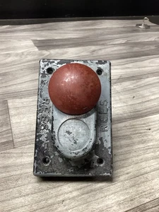 Rees 04596-002-288 Red Button Heavy Duty Switch 600VAC 250VDC #117N75 - Picture 1 of 5