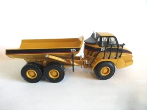 Norscot 1/50 No. 55073 Caterpillar 725 Articulated Dump Truck. Displayed only - Picture 1 of 8