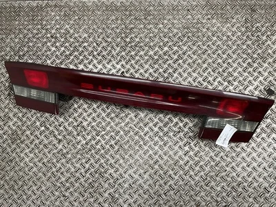 Cinta De Luces Traseras 84251AE05A Subaru Legacy 2.0 4WD Be/Bh Limusina - Imagen 1 de 4