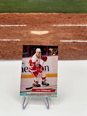 1992-93 Ultra #55 Steve Yzerman Detroit Red Wings - Image 1 of 2