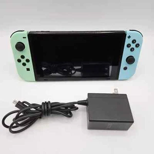 Nintendo Switch - Animal Crossing: New Horizons Edition with Joy Cons - Picture 1 of 4