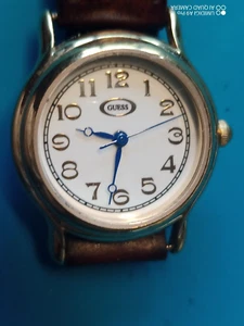 Reloj pulsera Guess 1995 vintage de cuarzo de cuero genuino para mujer - Imagen 1 de 12