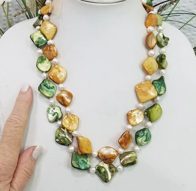 Collar gargantilla multihilo pepita mop amarillo y verde en cinta amarilla Foto 1 de 4