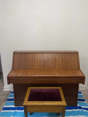 piano - Image 1 of 4