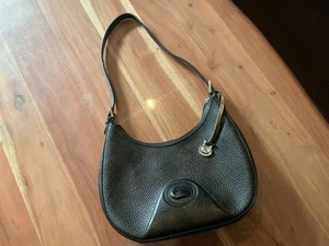 Damenhandtasche Dooney & Bourke All-Weather Leather schwarz / Top Zustand - Bild 1 von 5