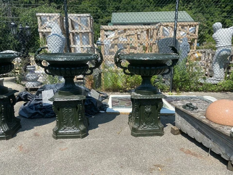 GREAT VICTORIAN STYLE ESTATE CAST IRON URNS - RS1779B Cover