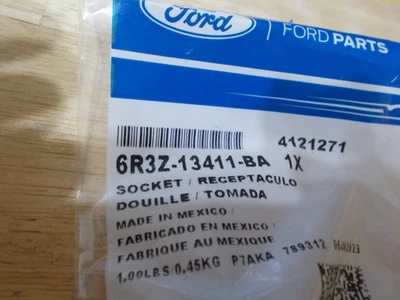 Nuevo soporte de enchufe de luz Ford OEM 6R3Z-13411-BA Foto 1 de 2