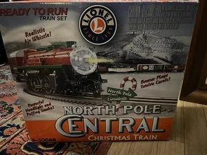 REDUCED! Lionel North Pole Central Christmas Train Set Missing Engine & 1 Car. - Picture 1 of 10