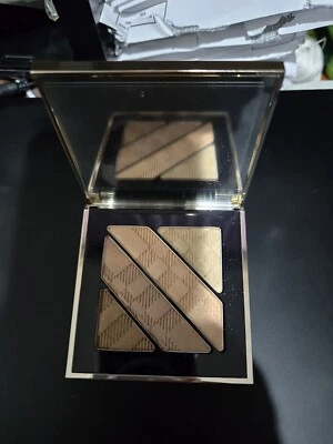 Burberry Eye Shadow Gold Shimmer - Image 1 of 3