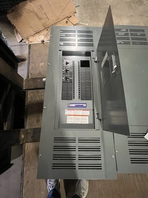 Square D NF 400 Amp Panel 600 Volt 3 Phase 4 Wire Nema 1 With Breakers - Image 1 of 4
