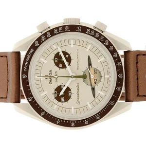 Reloj OMEGA x RELOJ Collabo Speedmaster Mission To Saturn Marrón SO33TI00 Sin Usar - Imagen 1 de 6