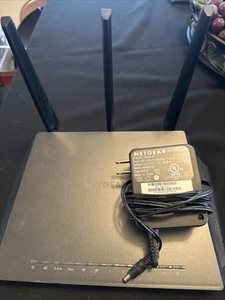 NETGEAR Nighthawk R7000 AC1900 Inteligentny router WiFi - przetestowany - Zdjęcie 1 z 8