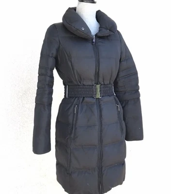 Abrigo/cinturón acolchado largo negro ZARA Basic para mujer pluma de pato talla pequeña Foto 1 de 4