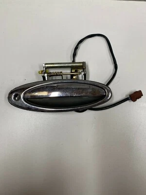 Maçaneta externa dianteira direita Infiniti Q45 1992-1996 #A79 - Imagem 1 de 4
