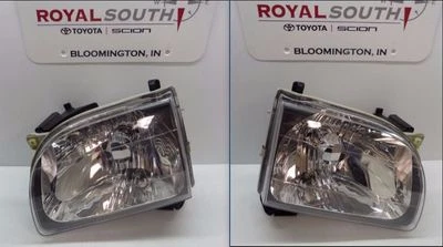 Toyota Tacoma 2001 - 2004 Left & Right Front Headlight Assemblies Genuine OEM OE - Image 1 of 4