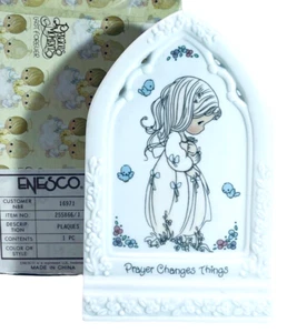 Porcelain PLAQUE - GIRL PRAYING - 1993 Precious Moments Enesco 255866/J - MINT - Picture 1 of 8