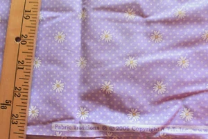 DAISY FLOWERS DOTS WITH GLITTER ON LILAC 100% COTTON FABRIC 69X44 INCHES - Picture 1 of 2