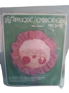 Hazel's Needlework Kaboodles Mrs Santa Apliques Bordado Almohada Kit De Colección - Imagen 1 de 4