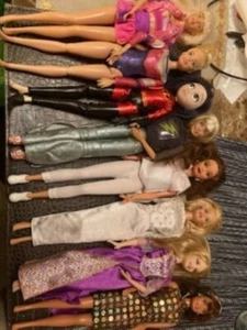 Barbie Puppen und andere (8 Stück) - Bild 1 von 5