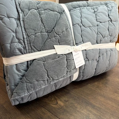 POTTERY BARN COZY CLOUD HANDCRAFTED QUILT, KING/CAL KING ~ STEEL BLUE - Image 1 of 4