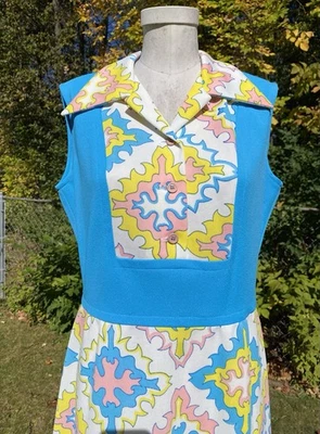 Groovy 1960s POINTY COLLAR DRESS Psychedelic Mod Op Art Novelty 1970s Vintage ML - Image 1 of 4